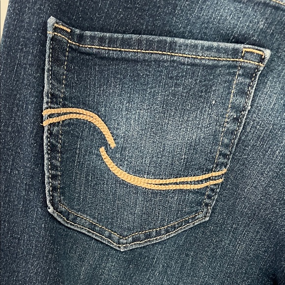 Signature by Levi Strauss Curvy Straight Leg Jeans in Dark Blue Wash Size 12 - Picture 5 of 15